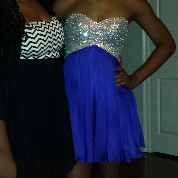 Royal blue sequined homecoming dress - Picture 3 of 3